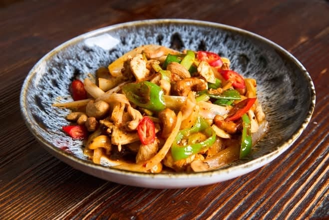 Pad Roasted Cashew Nut TRAY  (5 portions/tray).